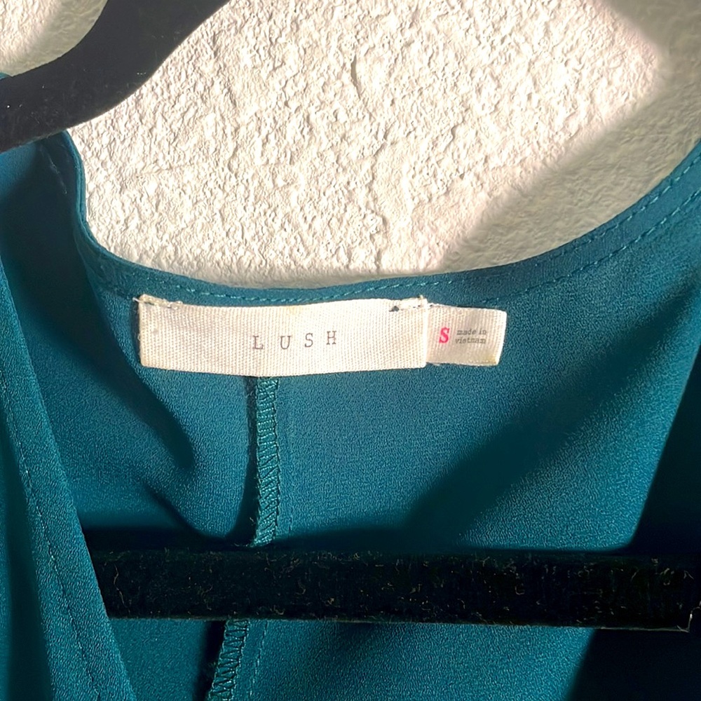 2/$10 Green long sleeve blouse - Picture 2 of 3